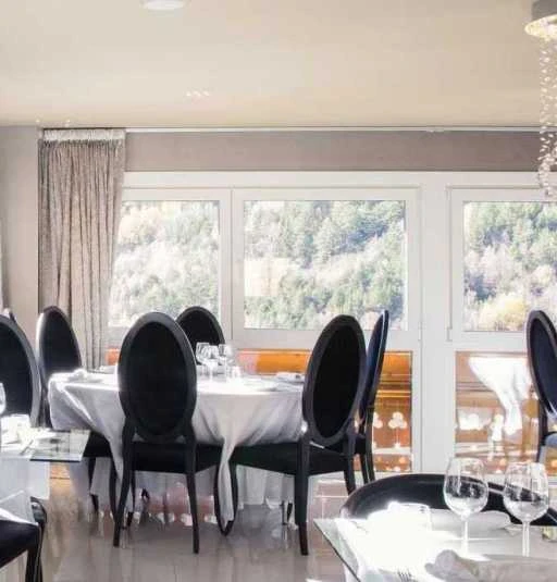 Photo d'un salon avec les vitre rehau euro70